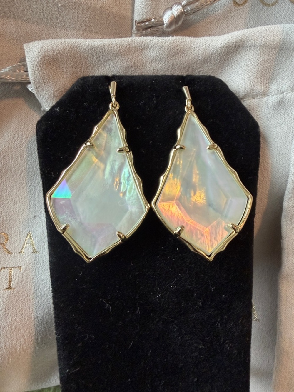 Kendra Scott Faceted Alex Drop Earrings in Iridescent pearl